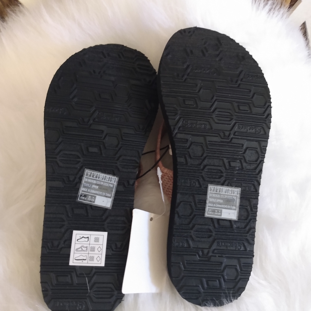 Sketchers  flip flops - Picture 6 of 6